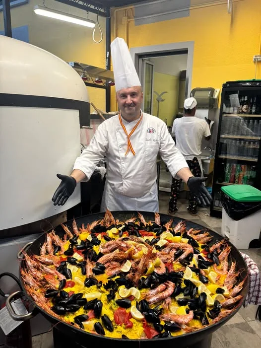 Danilo Nembrini al lavoro durante una grande preparazione